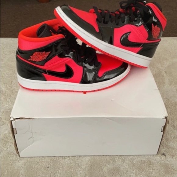 Jordan 1 mid hot punch - Picture 3 of 4